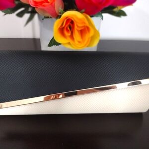 Cream/Black Clutch